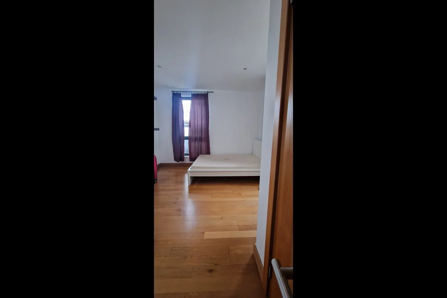 Room Surrey Street in Greater London