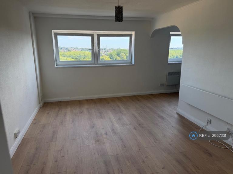 Flat Camberley Rise in Sandwell