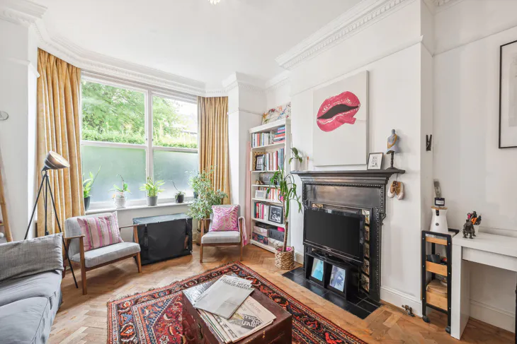 Flat Clarence Road in Greater London