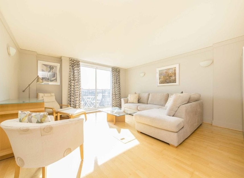 Flat Victoria Street in City of Westminster