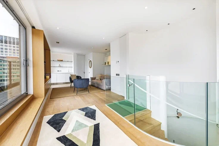 Flat Great Suffolk Street in Greater London