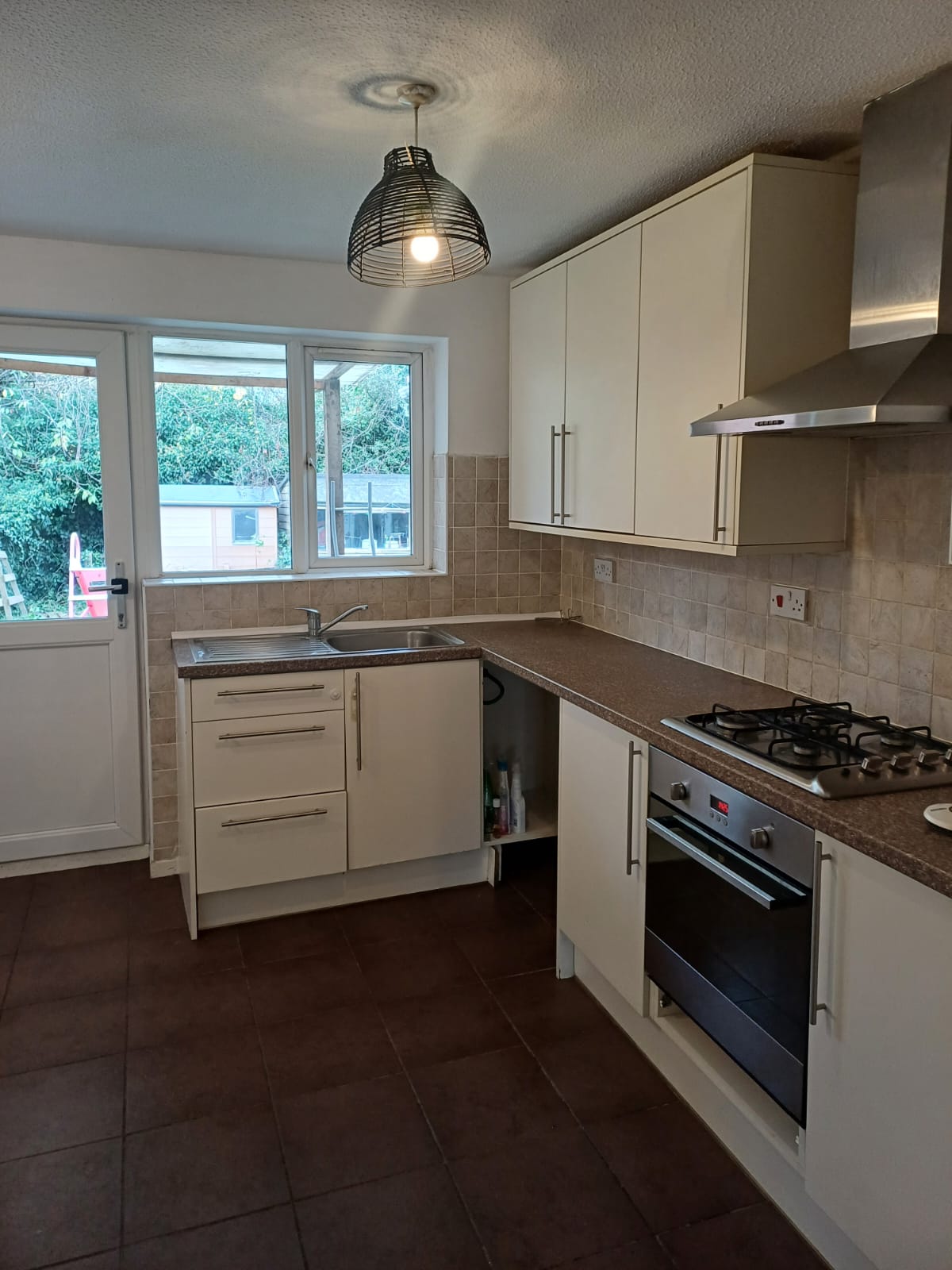 House Goldcrest Close in Luton