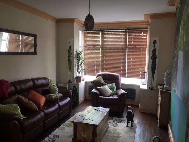 Room Clarendon Road in Manchester