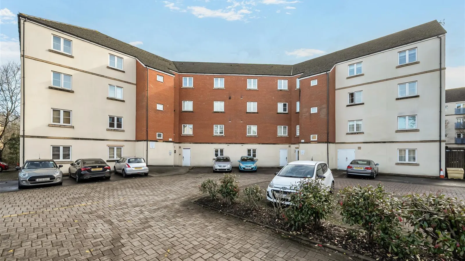 Flat Arnold Road in Bristol