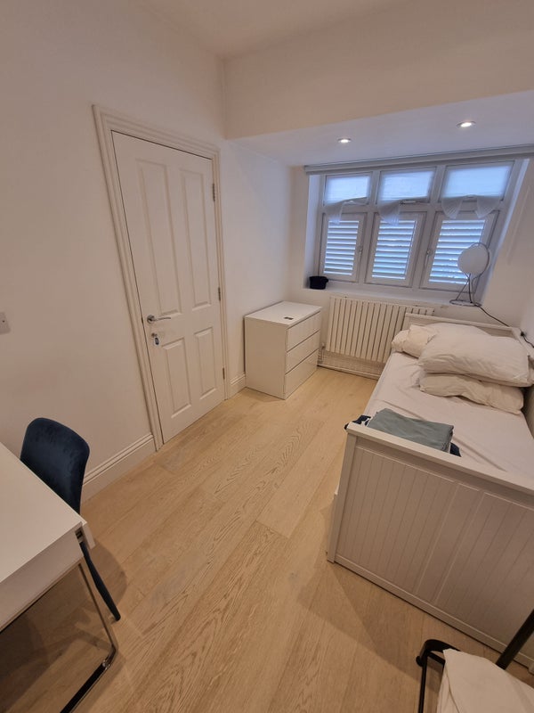 Room Coleraine Road in Greater London
