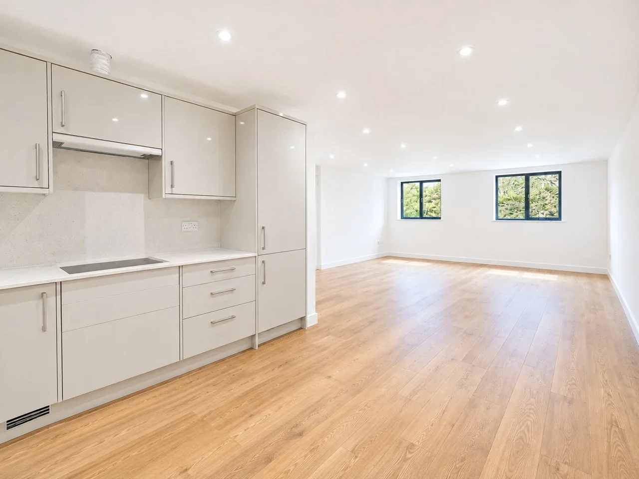 Flat Bushey Grove Road in Hertsmere