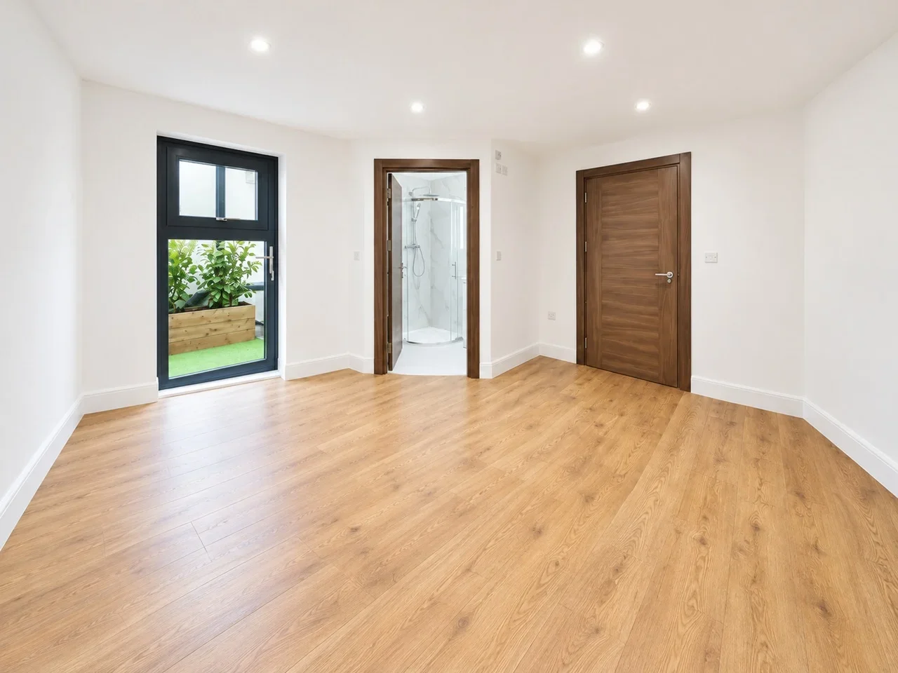 Flat Bushey Grove Road in Hertsmere