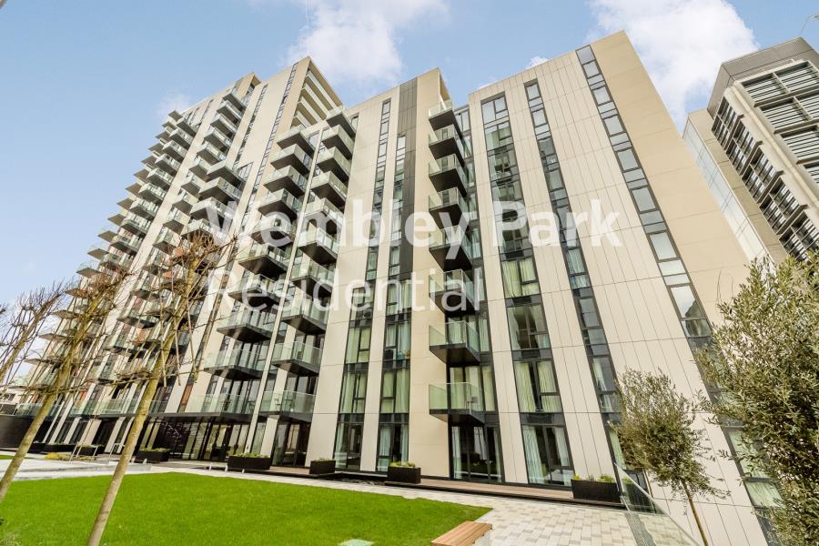 Flat Elvin Gardens in London