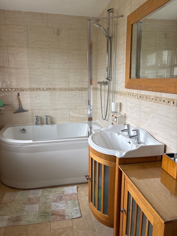 Room Gurney Road in Corfe Mullen