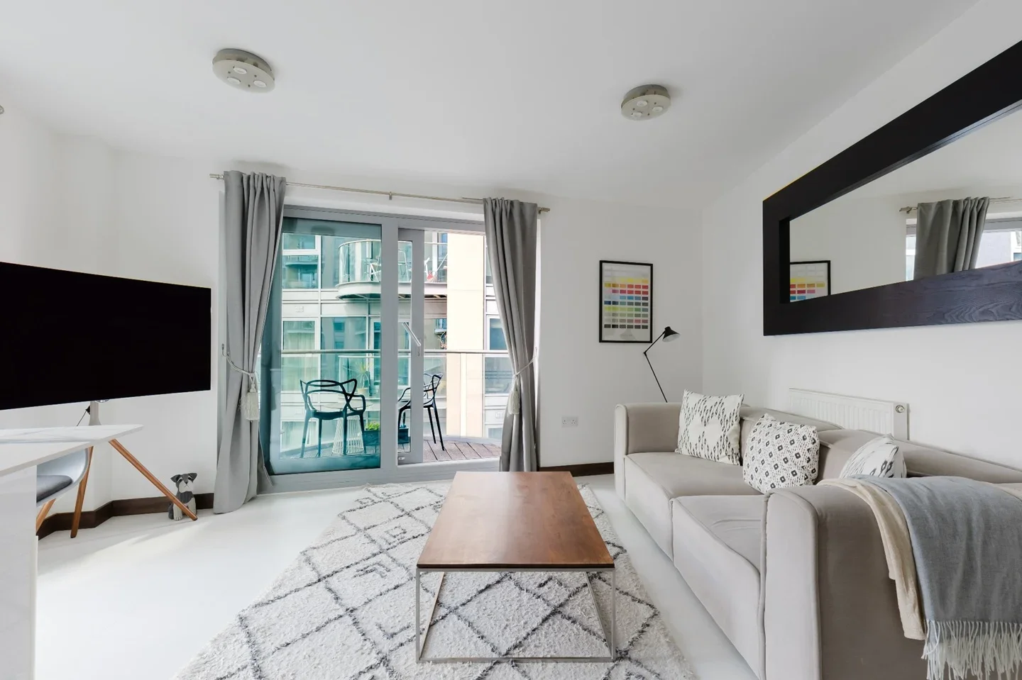 Flat Bridges Court in Greater London