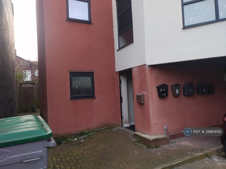 Flat Francis Avenue in Salford