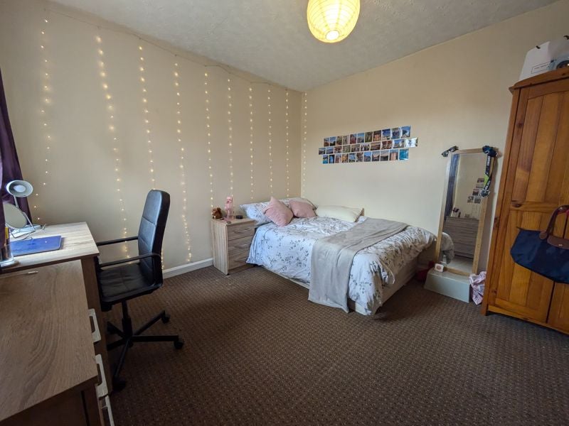 Flat Teversal Avenue in Nottingham