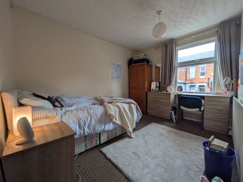 Flat Teversal Avenue in Nottingham
