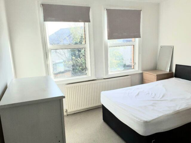 Room Linacre Road in Greater London
