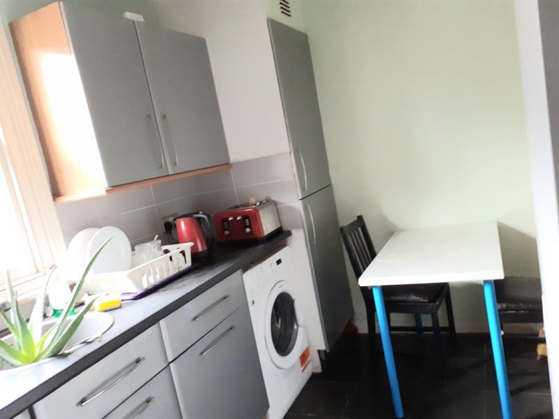 Room Linacre Road in Greater London