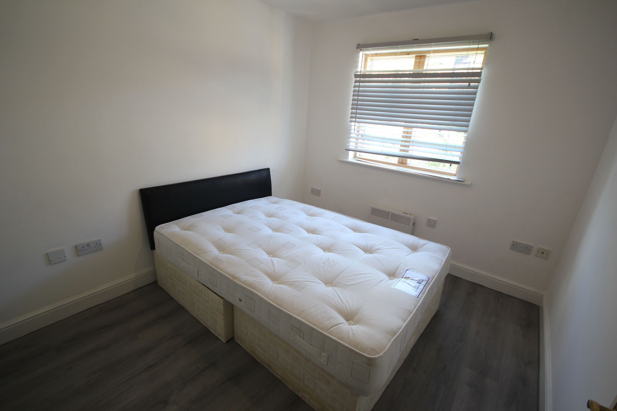 Flat Sovereign Place in Greater London