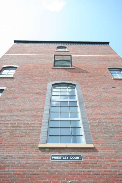 Flat Gainsborough Road in Warrington