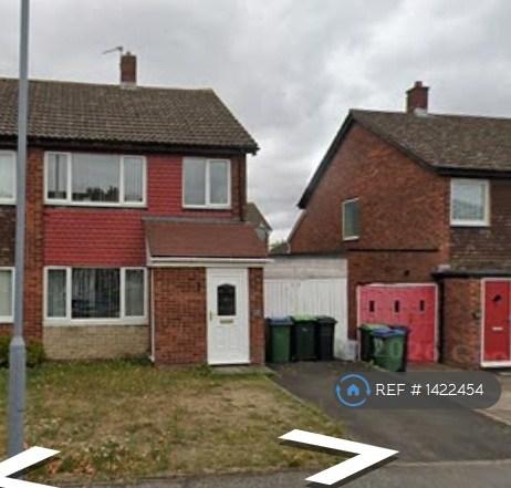 House Mounts Road in Sandwell