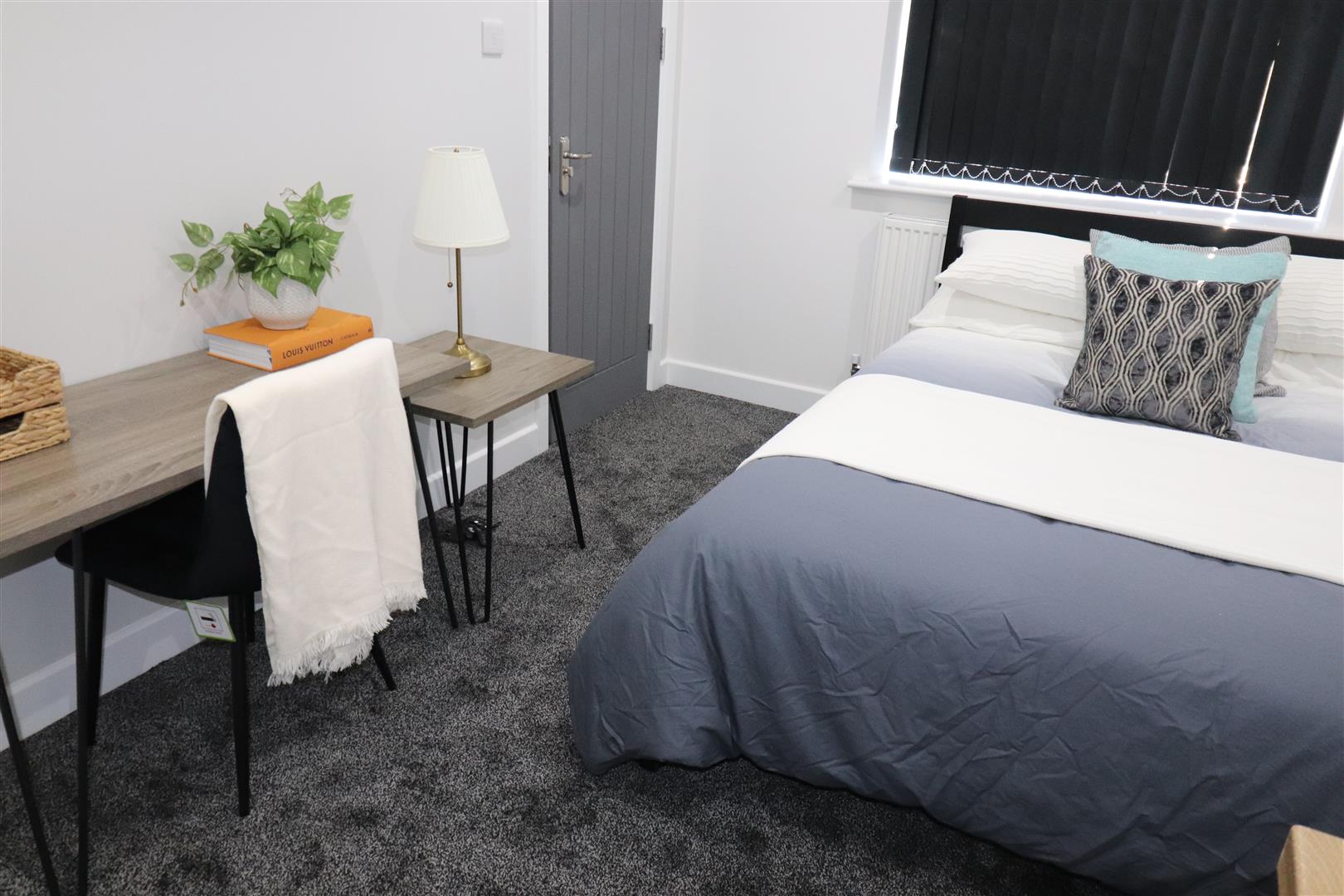 Room John Rous Avenue in Coventry