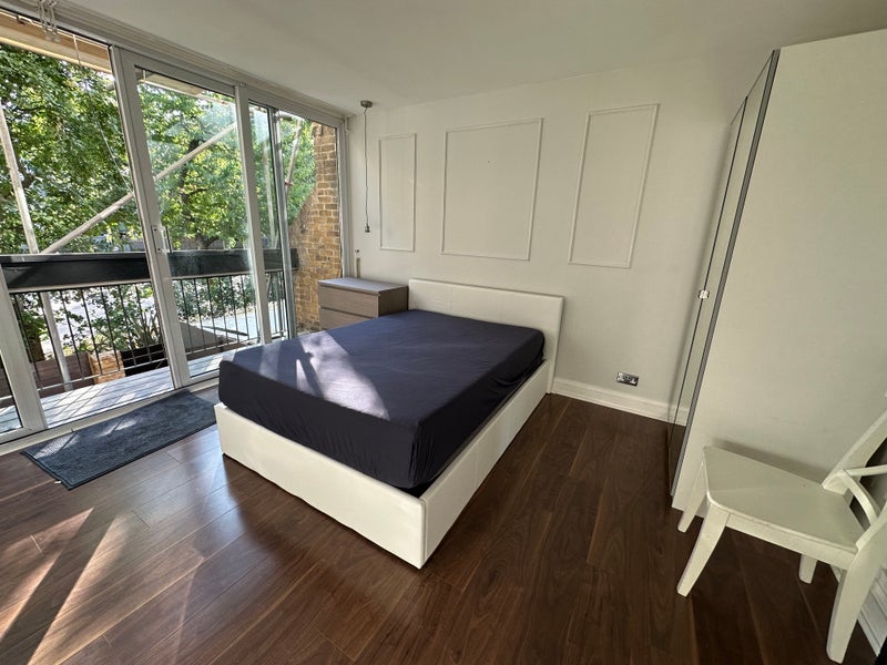 Room Tresham Crescent in City of Westminster