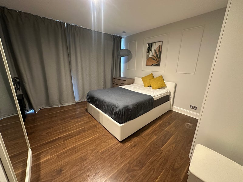 Room Tresham Crescent in City of Westminster
