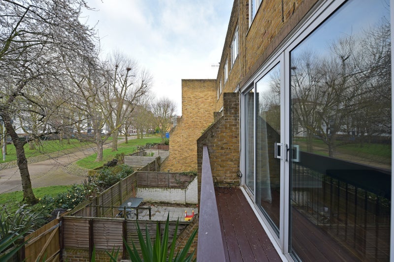 Room Tresham Crescent in City of Westminster