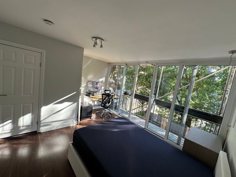 Room Tresham Crescent in City of Westminster