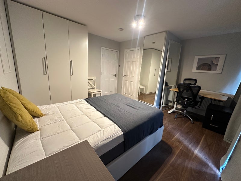 Room Tresham Crescent in City of Westminster