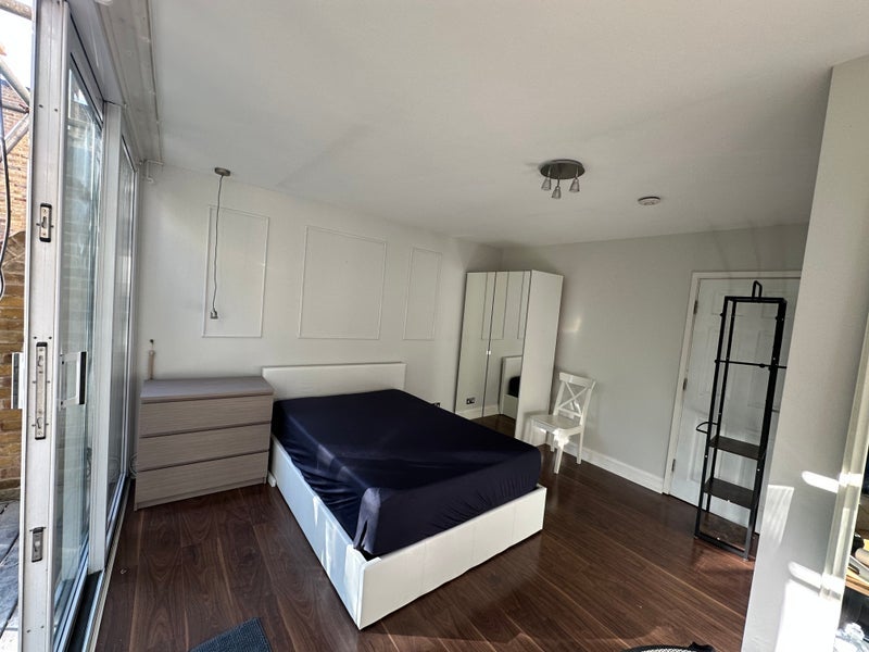 Room Tresham Crescent in City of Westminster
