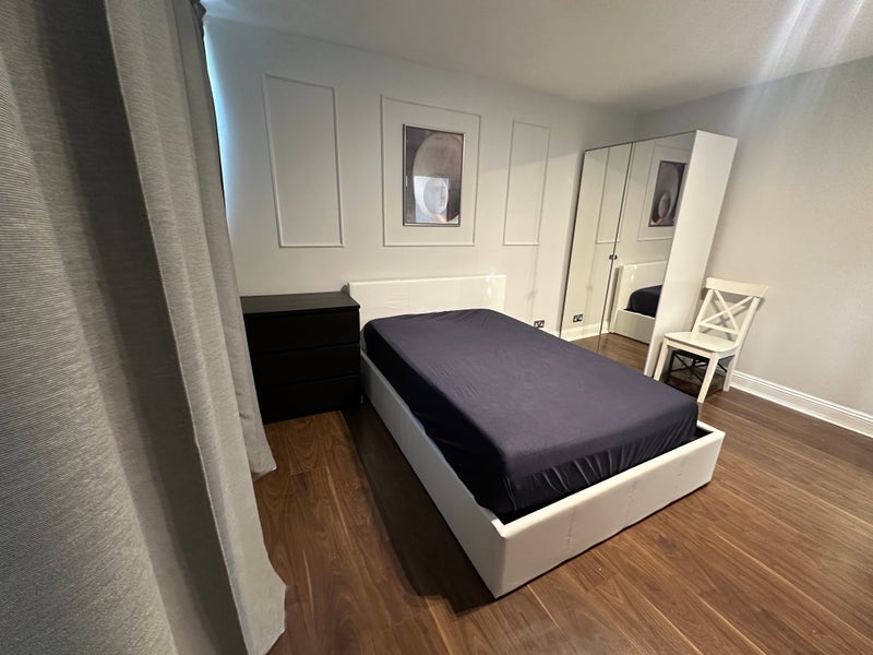 Room Tresham Crescent in City of Westminster