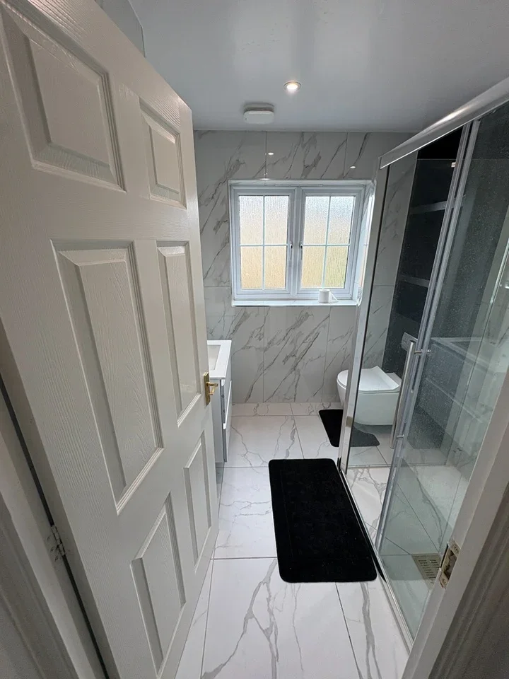 Room Newlyn Close in Greater London
