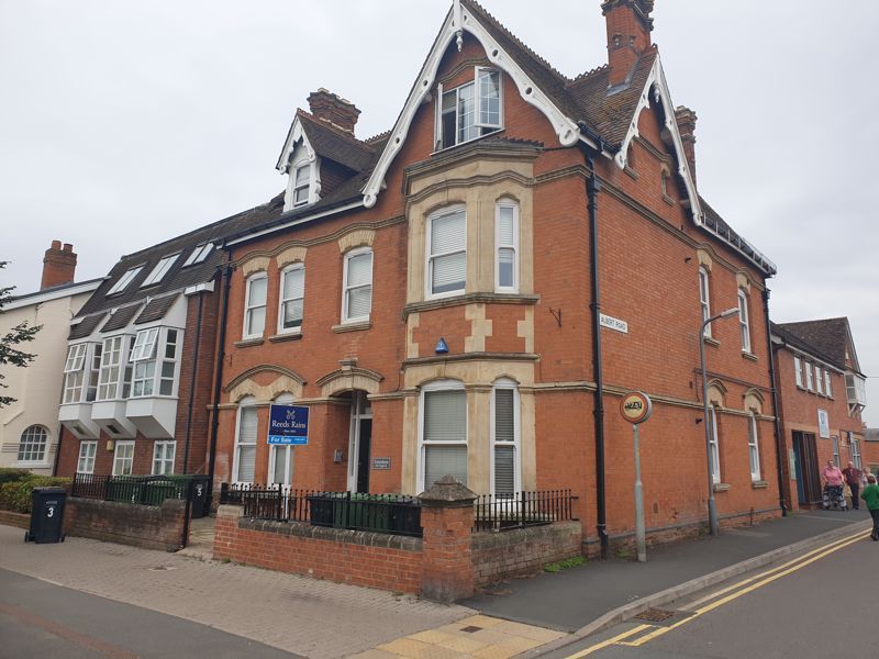 Flat High Street in Wychavon