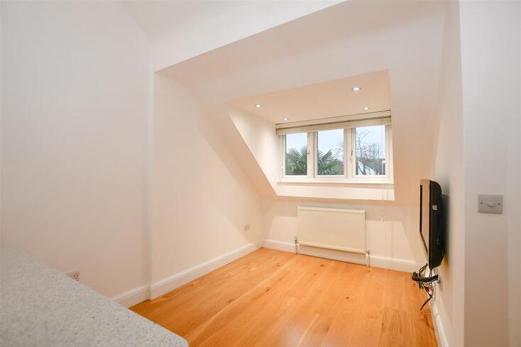 Flat Upton Avenue in St Albans