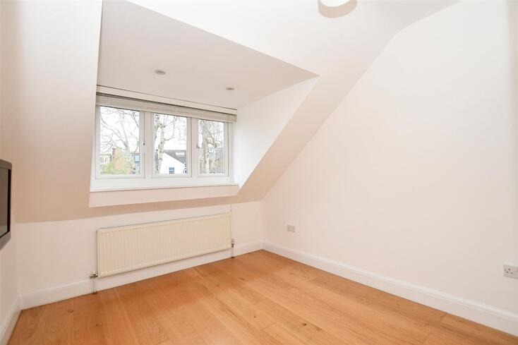 Flat Upton Avenue in St Albans