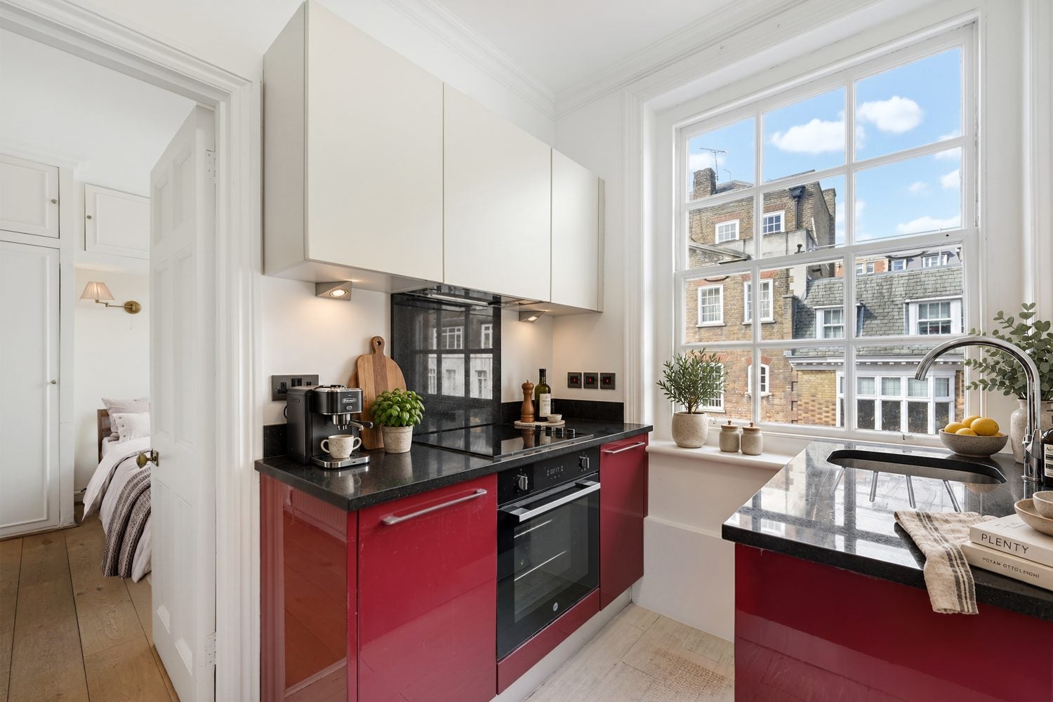 Flat Catherine Place in City of Westminster