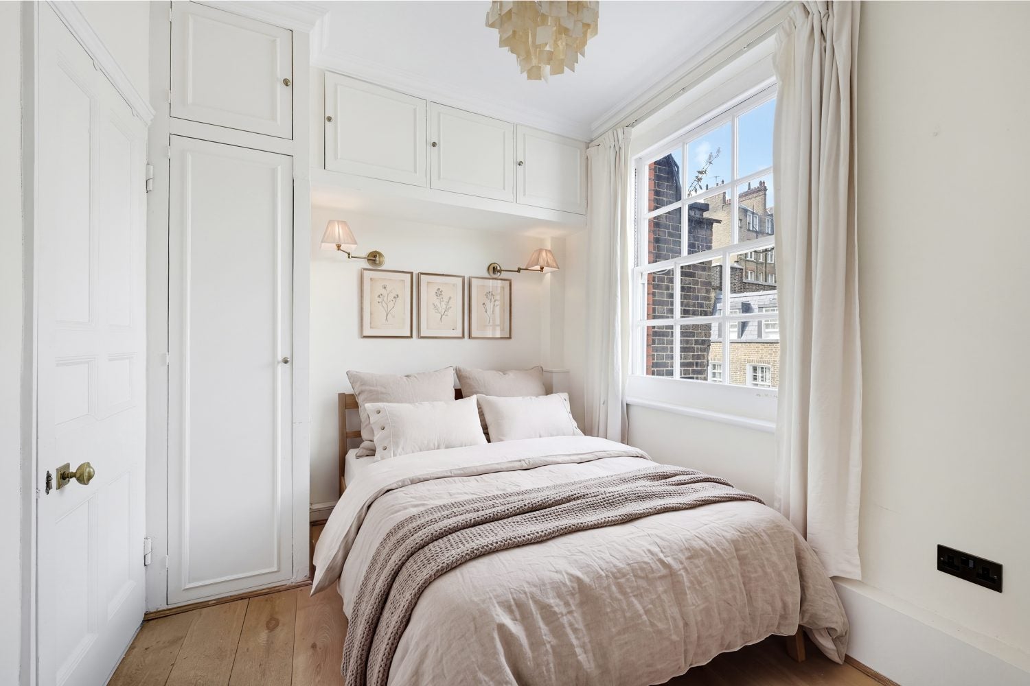 Flat Catherine Place in City of Westminster