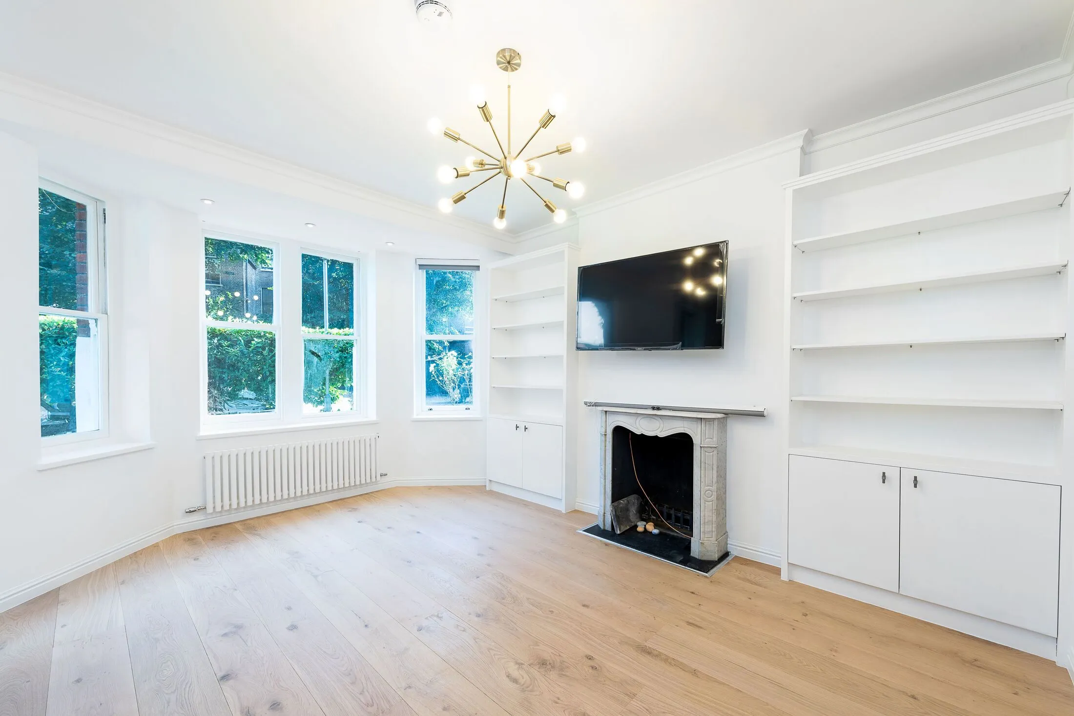 Flat Ashburnham Road in Greater London