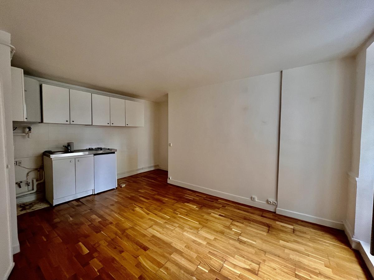 Appartement Rue du Puits de l'Ermite à Paris