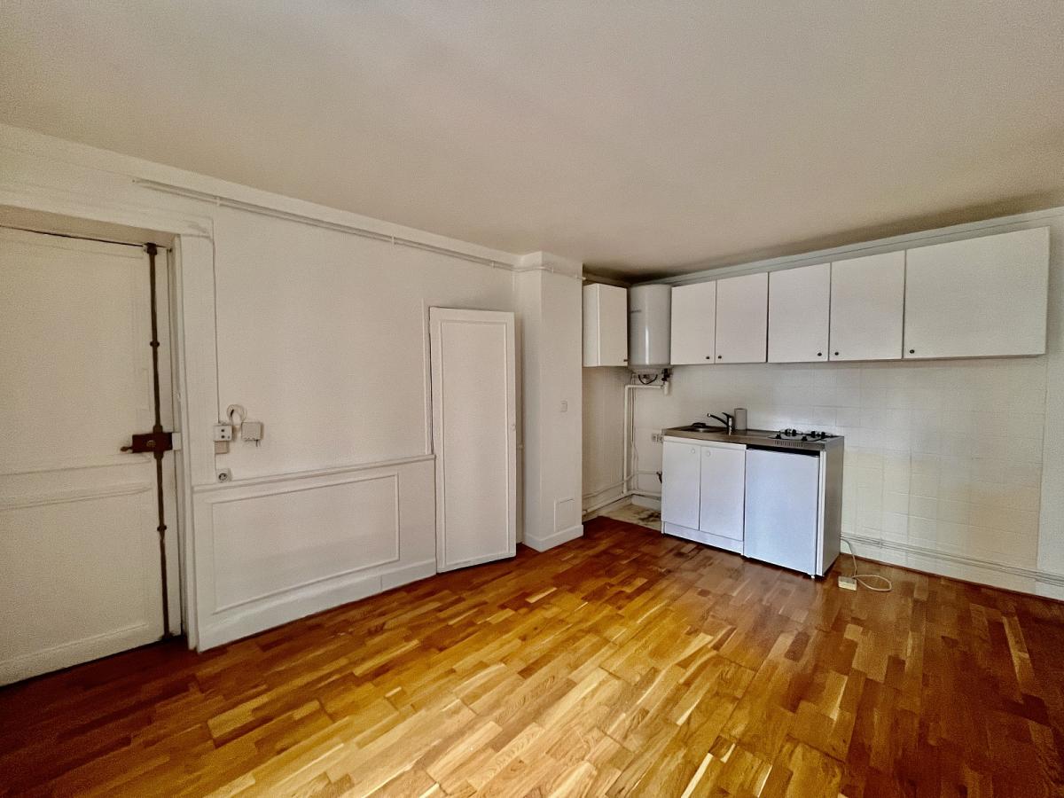 Appartement Rue du Puits de l'Ermite à Paris
