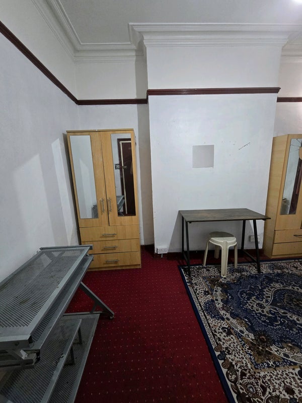 Room Leigh Road in Greater London