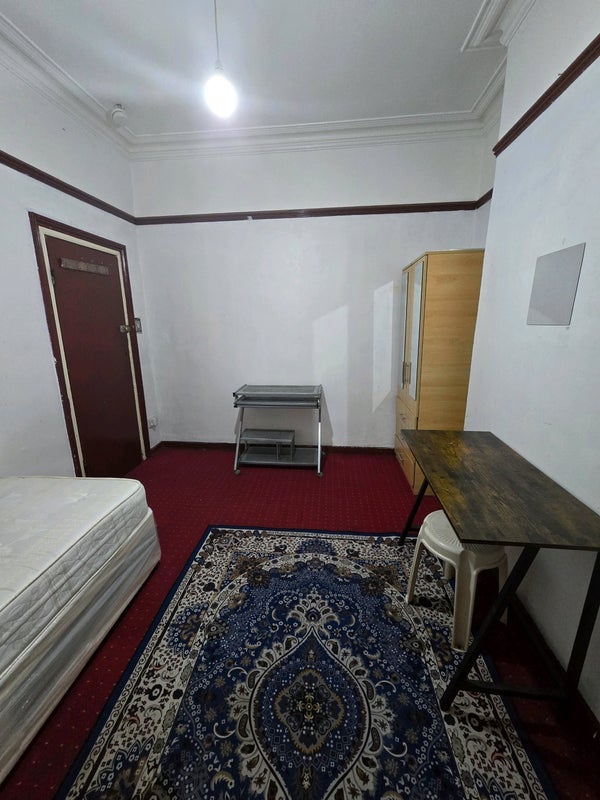 Room Leigh Road in Greater London