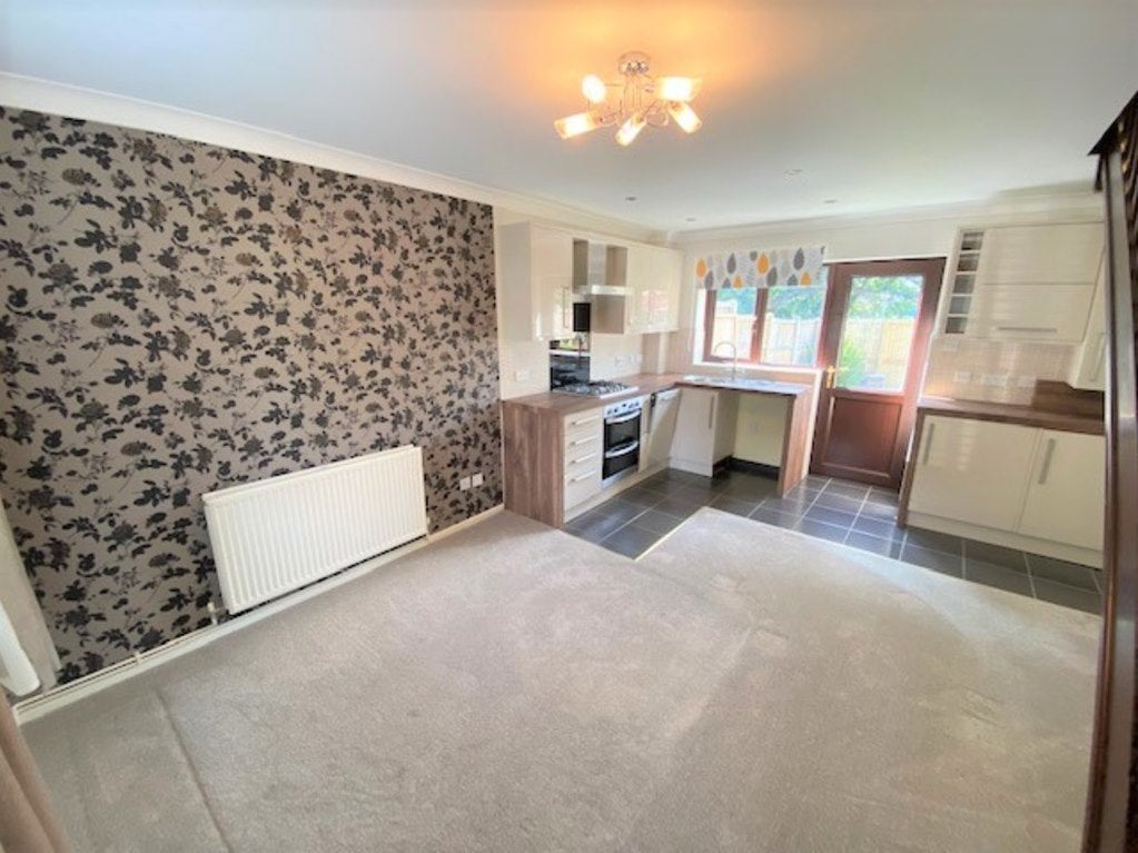 House Blackbrook Park Avenue in Fareham