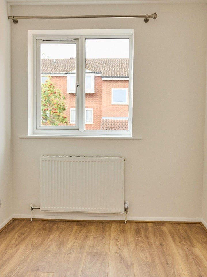 Flat Cambridge Gardens in Greater London