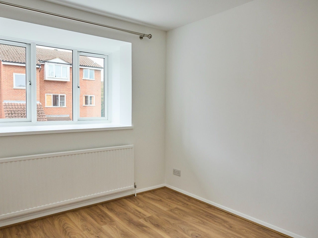 Flat Cambridge Gardens in Greater London