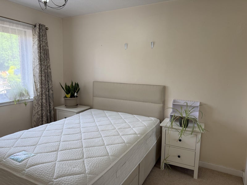 Room Bearsden Road in Glasgow
