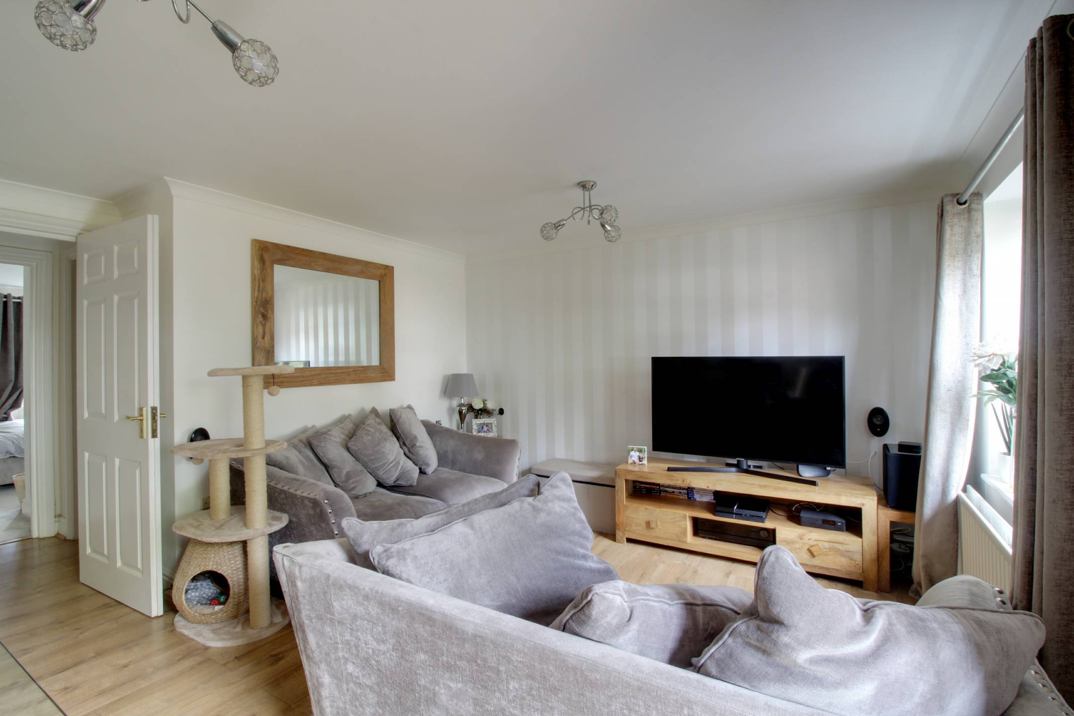 Flat Birdhurst Road in Greater London