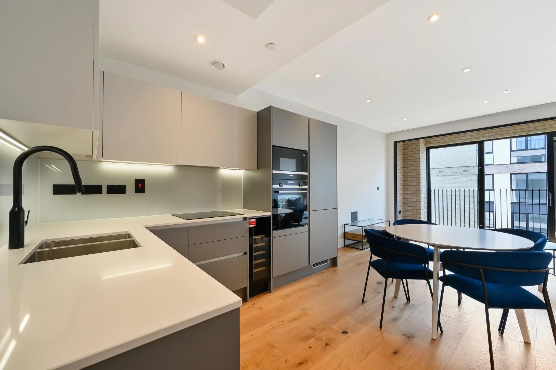 Flat Worgan Street in Greater London