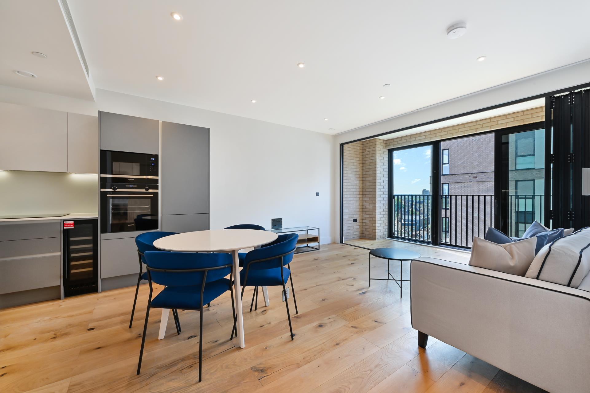 Flat Worgan Street in Greater London