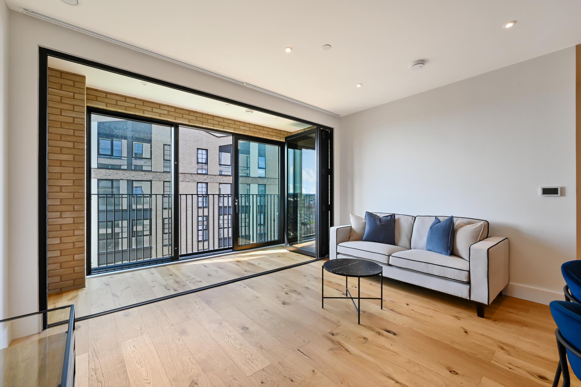 Flat Worgan Street in Greater London
