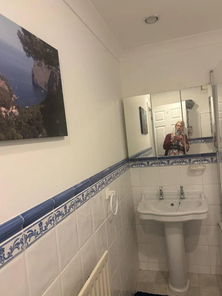 Room Meadrow in Waverley